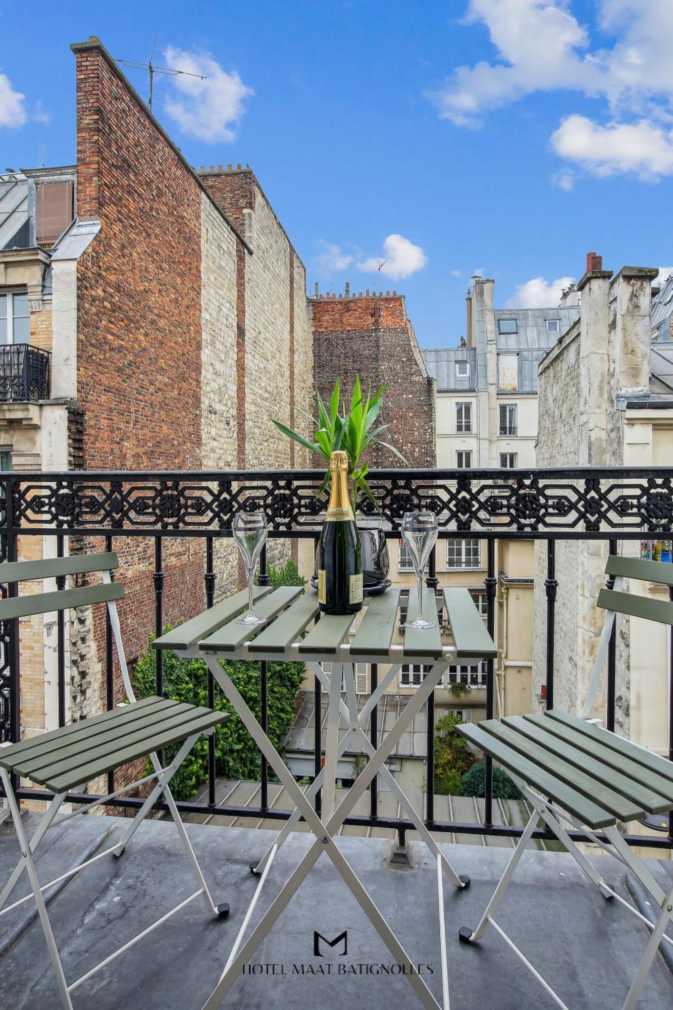 Hotel Maat Batignolles باريس المظهر الخارجي الصورة
